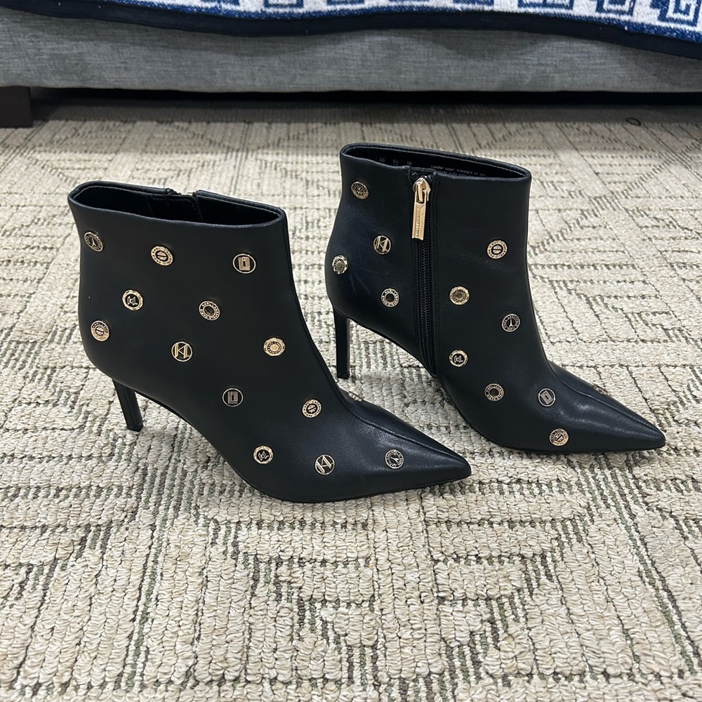 Karl Lagerfeld leather  Pointed Toe Ankle Boots - Women size 6